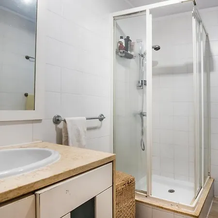 Casa Tradicional Com Bela Piscina *